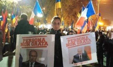 İrəvanda KTMT sammitinə və Putinin gəlişinə etiraz yürüşü