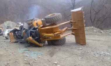 Kəlbəcərdə traktor aşdı
