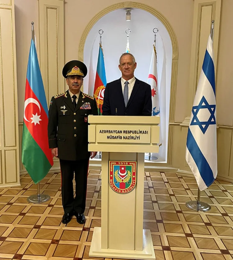 Azərbaycan və İsrail müdafiə nazirləri telefonla danışdılar