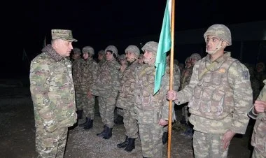 Kərim Vəliyev hərbi hissələrin döyüş hazırlığını yoxlayıb