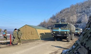 Sülhməramlıların 2 avtomobili aksiya ərazisindən keçdi