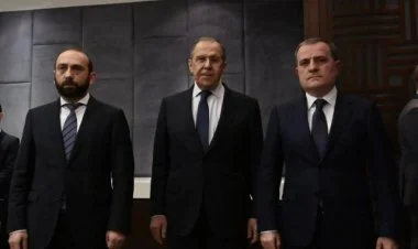 Mirzoyan üçtərəfli görüşdən imtina edib