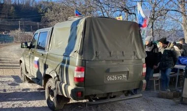 Sülhməramlıların daha 3 təminat maşını Laçın yolundan keçdi