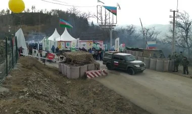Sülhməramlıların 2 minik maşını da Laçın yolundan keçdi