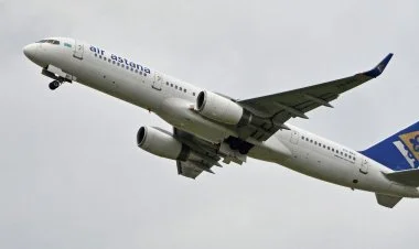 Frankfurtdan Astanaya uçan təyyarə Bakıya məcburi eniş etdi