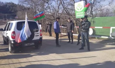 Rusiya sülhməramlılarının maşınları Laçın yolundan keçdi