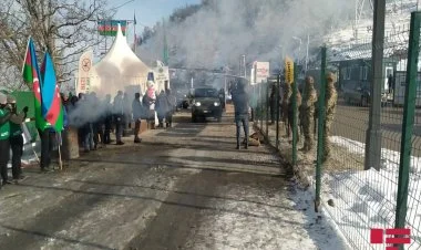 Rusların minik avtomobili aksiya yerindən maneəsiz keçdi