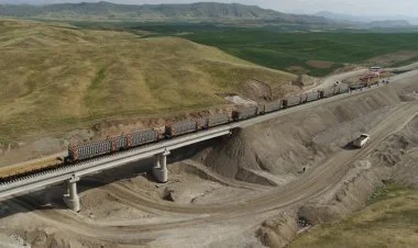 Horadiz-Ağbənd dəmir yolunda işlərin 38 faizi bitib