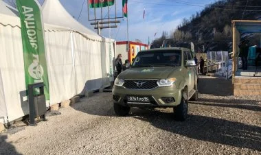 Sülhməramlıların daha 2 avtomobili aksiya ərazisindən keçdi