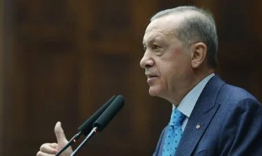 "Sən get, uşaq bezi satmağa davam et"