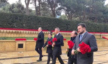 Səfirlər Şəhidlər xiyabanını ziyarət etdilər FOTO