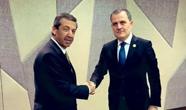 Ceyhun Bayramov Şimali Kiprin XİN başçısı ilə görüşdü