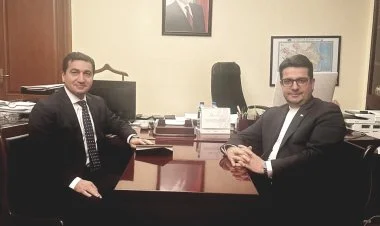 Hikmət Hacıyev İran səfiri ilə görüşdü