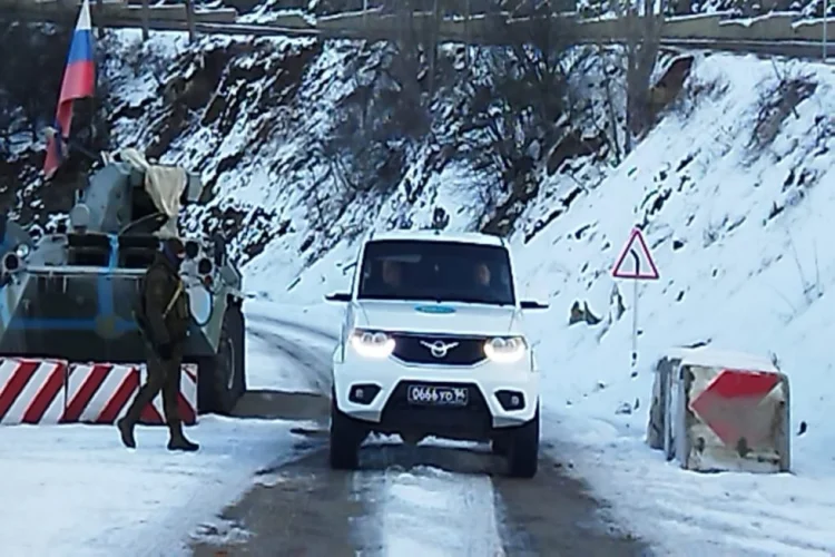 Sülhməramlıların maşını Laçın yolundan maneəsiz keçdi