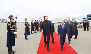 Rumıniya Prezidenti Azərbaycana rəsmi səfərə gəlib