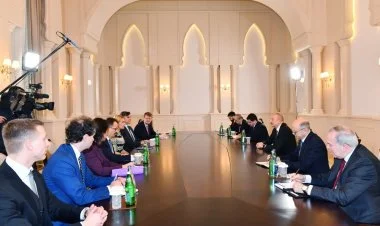 İlham Əliyev Avropa İttifaqının komissarını qəbul etdi
