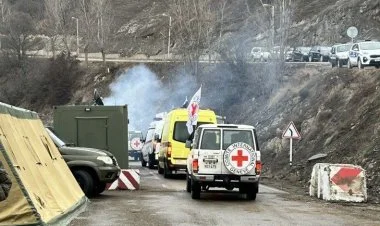 Daha 6 erməni Qarabağdan Ermənistana aparıldı