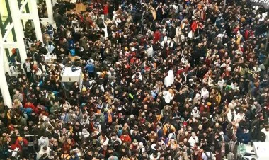 Könüllülər zəlzələ baş verən əraziyə getməyə cəhd edirlər