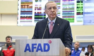 Türkiyə Prezidenti zəlzələ bölgəsinə gedib