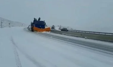 Bu yollar buz bağlayıb