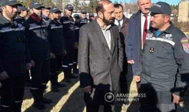 Mirzoyan Adıyamanda erməni xilasediciləri ilə görüşüb