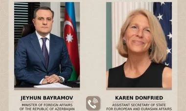 Ceyhun Bayramov Karen Donfridlə telefonla danışıb