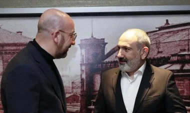 Paşinyan Münhendə Şarl Mişellə görüşüb