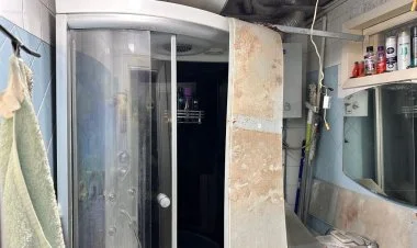 Yaşayış binasında güclü partlayış olub