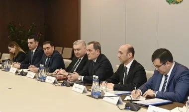 Ceyhun Bayramov: İrəvan destruktiv mövqeyindən çəkinməlidir