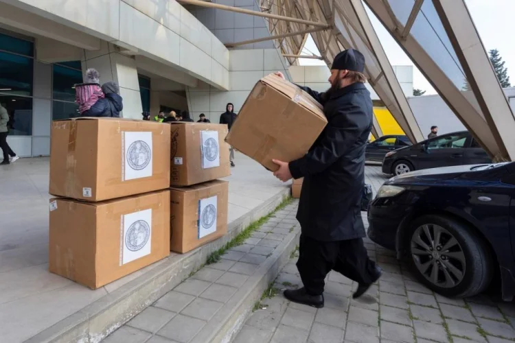 Bakı Pravoslav yeparxiyası da Türkiyəyə yardım göndərib