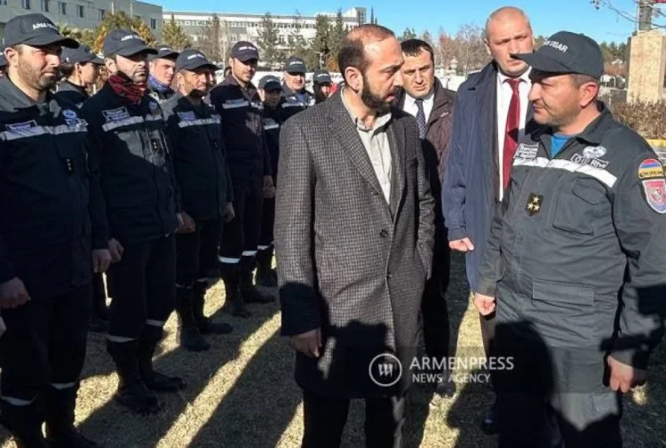 Mirzoyan Adıyamanda erməni xilasediciləri ilə görüşüb