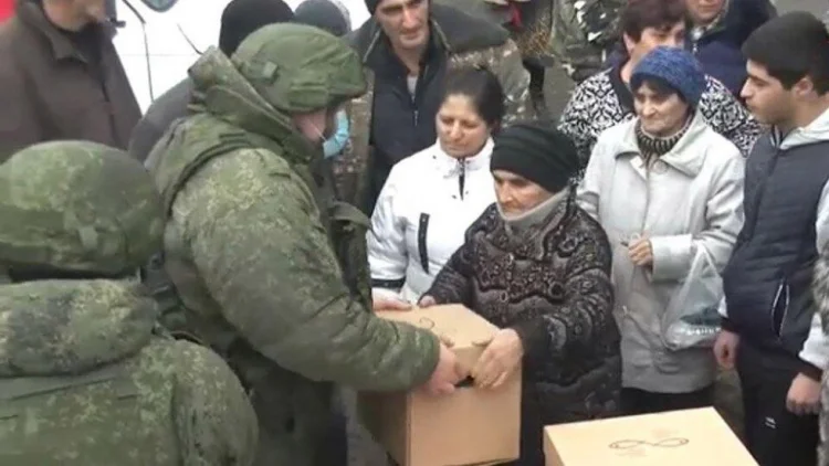 Rusiya SM-ları humanitar yardımlar üçün pul tələb edirlər.