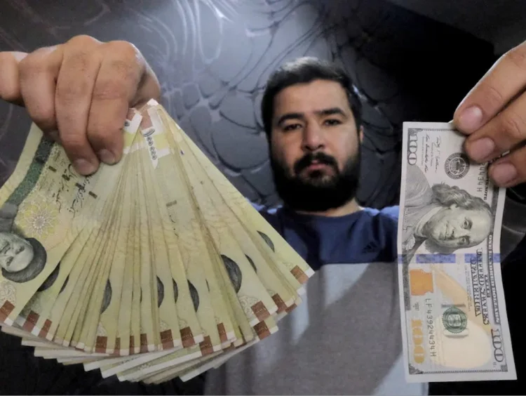 İranda 1 dollara artıq 600 000 rial verirlər