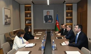 Ceyhun Bayramov Fransa Senatının üzvü ilə görüşüb