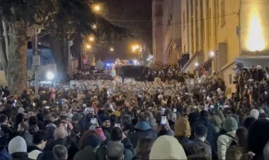 Tbilisidə əhali "xarici agent" haqda qanuna etiraz edir