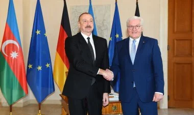 Prezidentlərin geniş tərkibdə görüşü başladı