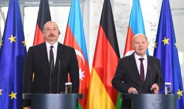 İlham Əliyev və Olaf Şolts birgə mətbuat konfransı keçirib