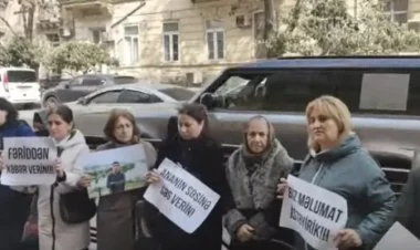 İranda itkin düşən gəncin yaxınlarının səfirliyə  etirazı