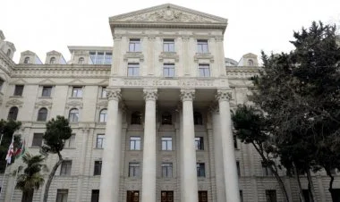 Bakı Fransanı aranı qarışdırmamağa çağırdı