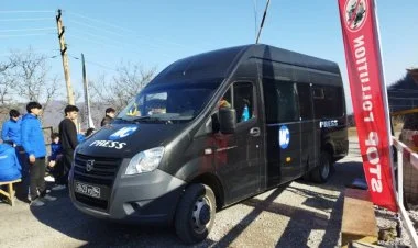 SM-in mətbuat və təminat avtomobili Laçın istiqamətinə getdi