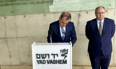 Ceyhun Bayramov Yad Vaşem memorial kompleksini ziyarət edib