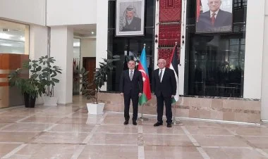Ceyhun Bayramov Ramallahda Riyad əl-Maliki ilə görüşüb