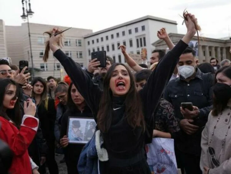 İranda etirazlar zamanı öldürülən qadınların sayı açıqlanıb