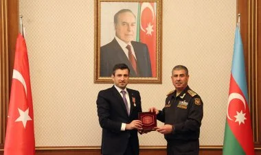 Zakir Həsənov da Selçuk Bayraktarla görüşüb