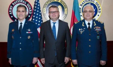 HHQ komandanı ABŞ Milli Qvardiya rəsmisi ilə görüşüb