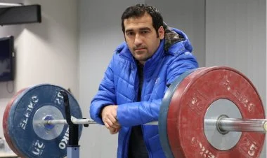 "İrəvanda bütün günü oteldə qaldıq, çölə çıxmadıq"