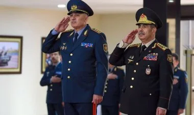 Müdafiə naziri qazaxıstanlı həmkarı ilə görüşüb