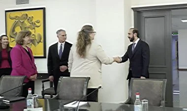 ABŞ Dövlət katibinin müavini Erika Olson Mirzoyanla görüşüb