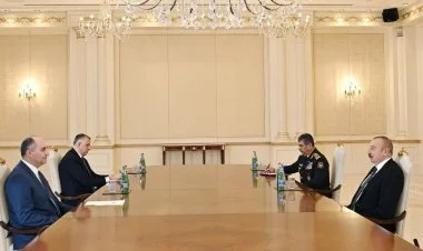 İlham Əliyev Gürcüstanın müdafiə nazirini qəbul edib