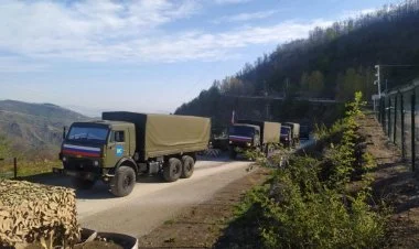 Sülhməramlıların avtomobilləri aksiya ərazisindən keçdi